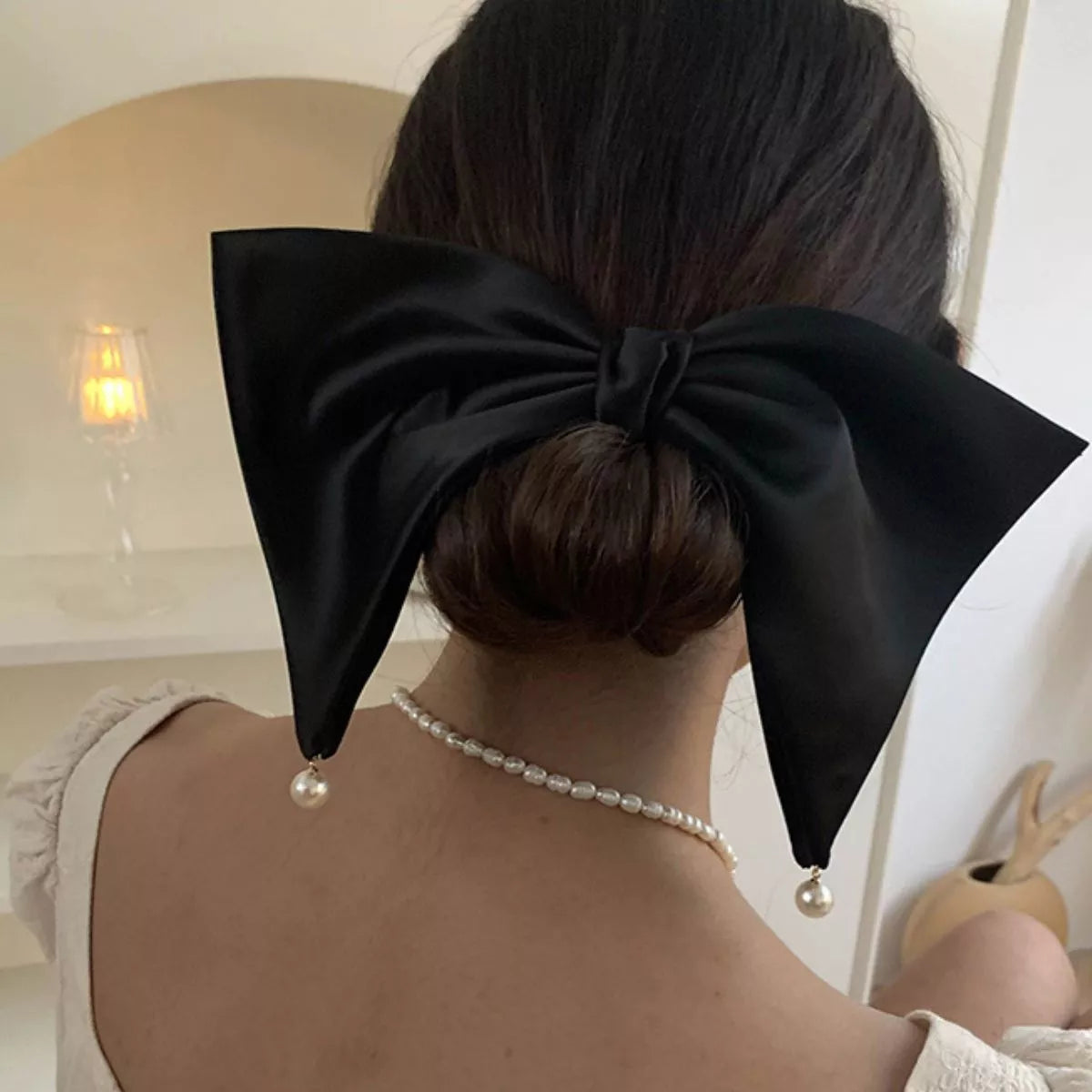 Women's Hair Clip Satin Pearl Big Bow Accessory Black One Size b50c06cd-ca40-4f2e-beb3-75d3f19eb209-Max-Origin Trendsi