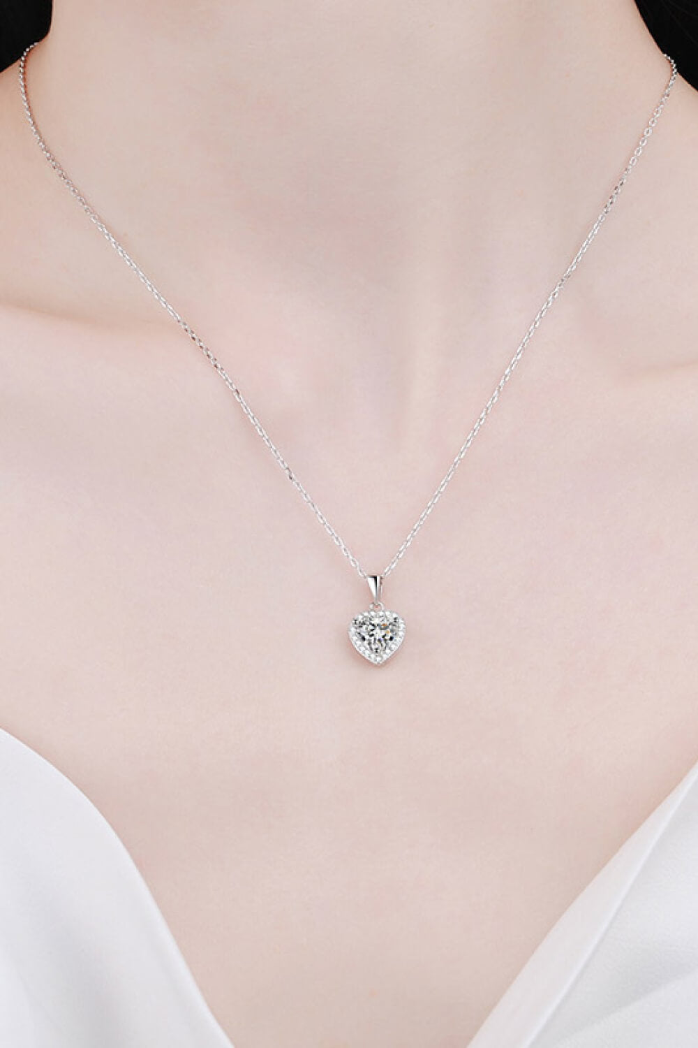 1 Carat Moissanite Zircon Heart Pendant Chain Necklace 925 sterling silver b6ad0a6af05546348dc8971573e225f0-Max Trendsi