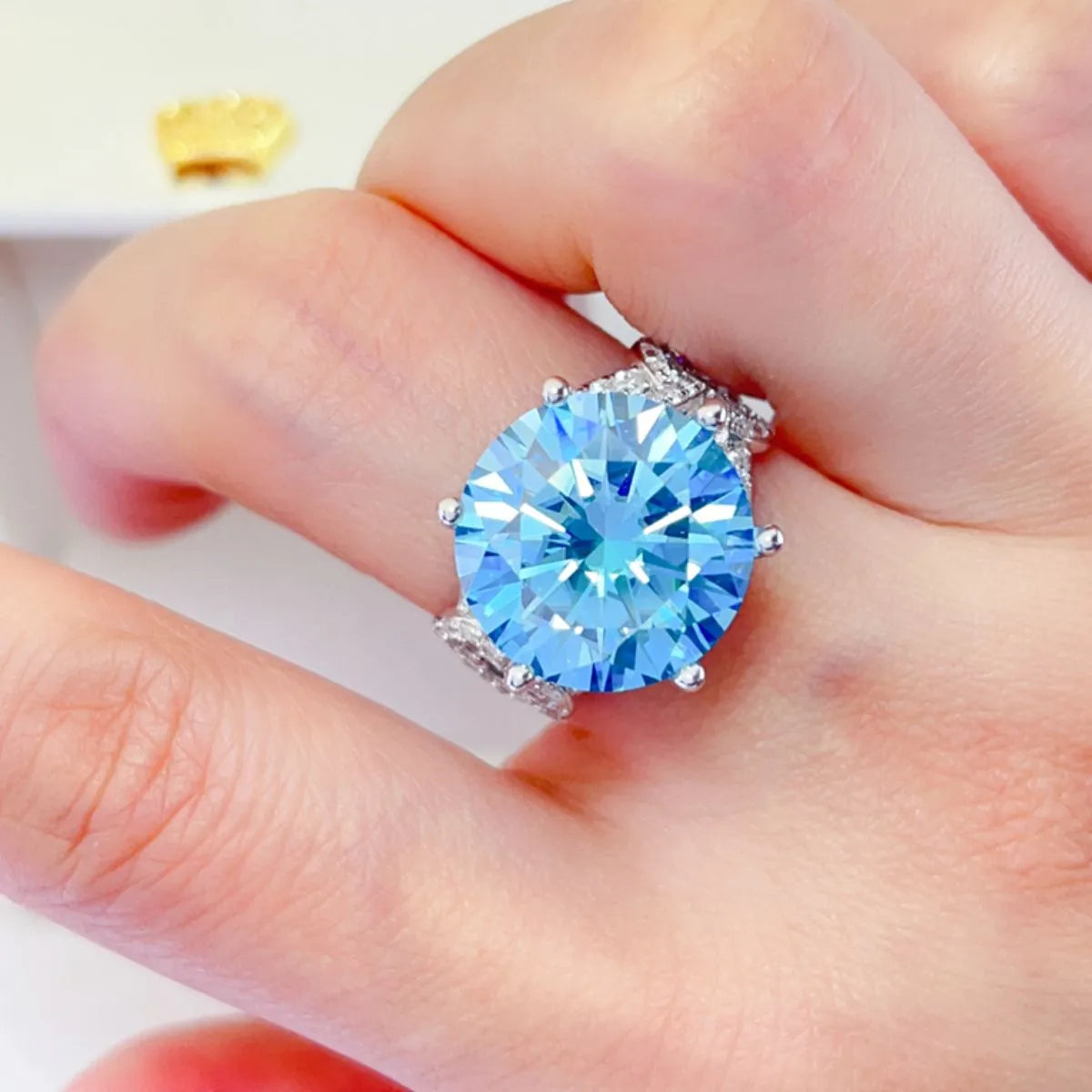 Silver Ring 10 Carat Moissanite Pastel Blue Stone 925 Sterling Platinum-plated b6ccdd9a-87f1-438a-b97a-20d402659a07-Max-Origin Trendsi