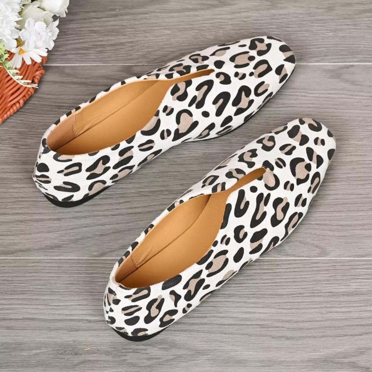 Women's Slip-Ons Leopard Square Toe Flat Casual Shoes bb8de2427cde4a82963db911f08c6d82-Max-Origin Trendsi