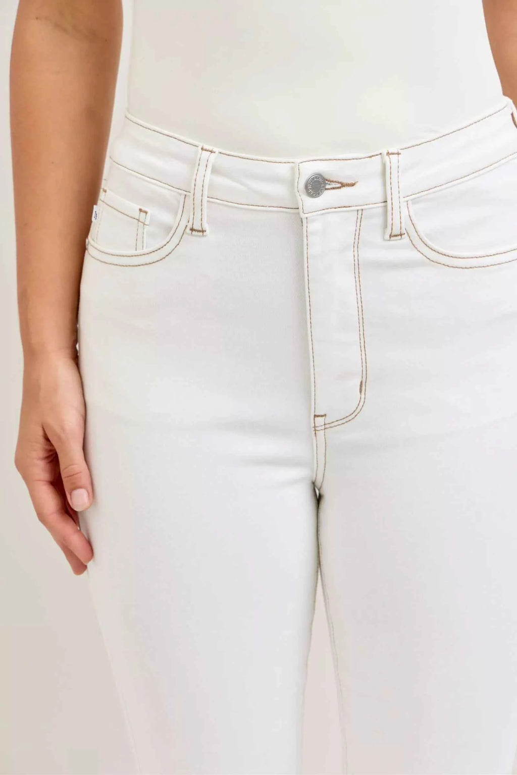 Judy Blue White Cropped Flare Jeans Contrast Stitching Denim Pants bc5b4ec0-85ff-4d5c-81e7-f3a387665bab-Max-Origin Trendsi