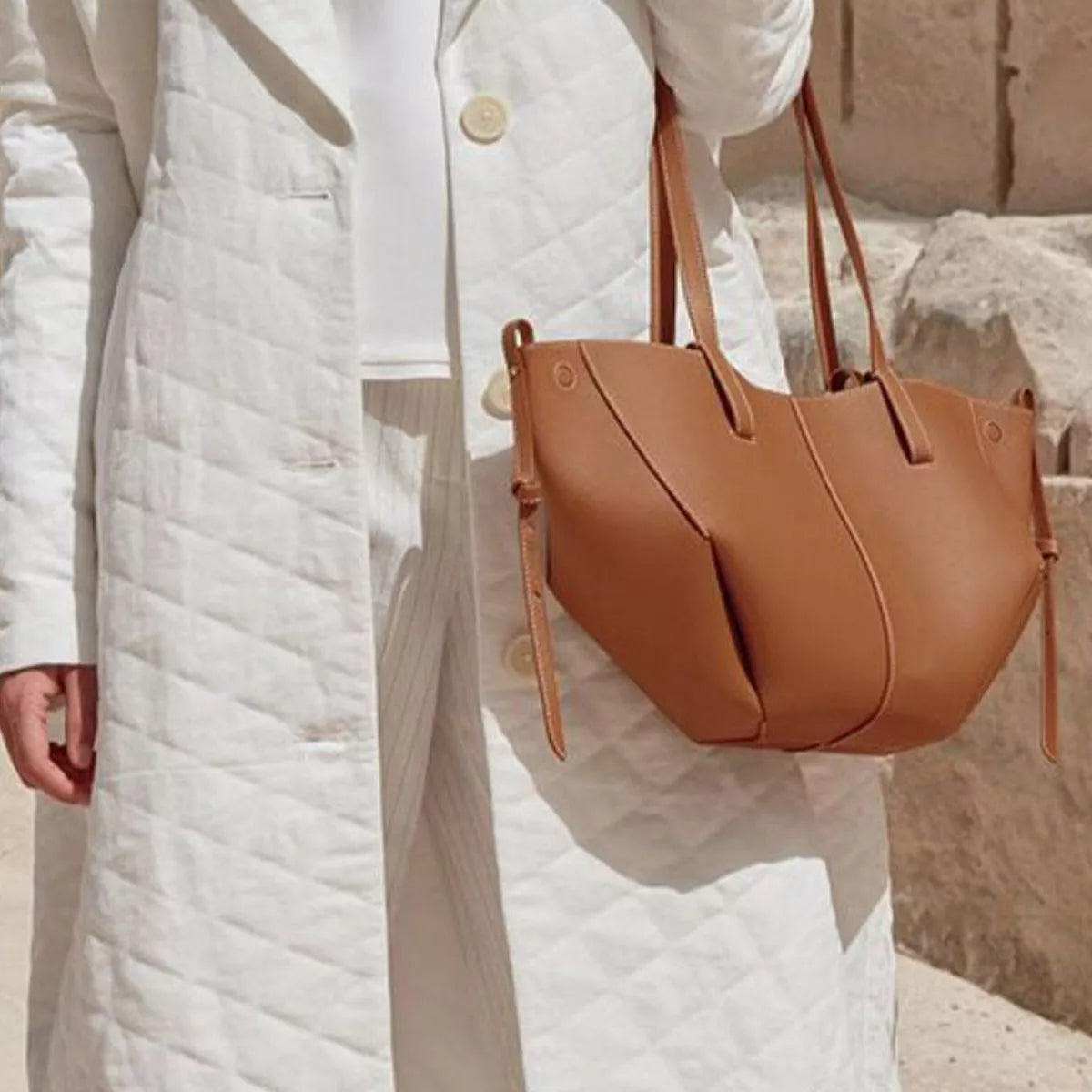 Women's PU Leather Tote Bag Caramel Medium Fashion Handbag be2181c3-0313-45f2-9885-eb6202985a26-Max-Origin Trendsi