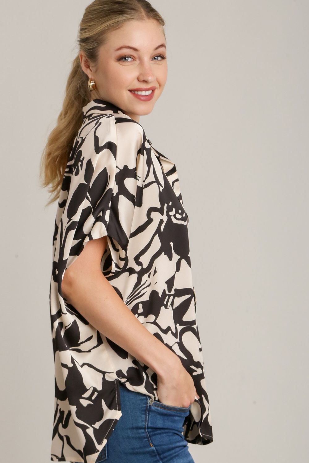 Umgee Shirt Black Two Tone Print Top with Hidden Button Plackets S-2XL beaeb686-182e-4b36-98d9-17b990ebb60b-Max Trendsi