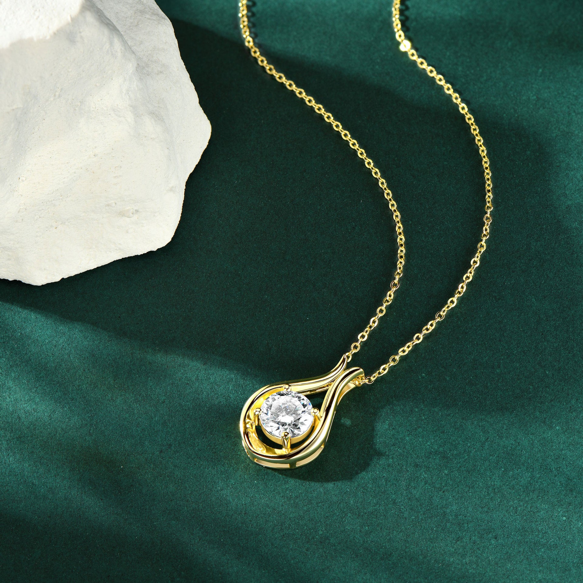 2 Carat Moissanite Pendant Necklace 925 Sterling Silver Teardrop 18K gold-plated c2543115-d0c1-43fe-ba81-757737a28d15-Max Trendsi