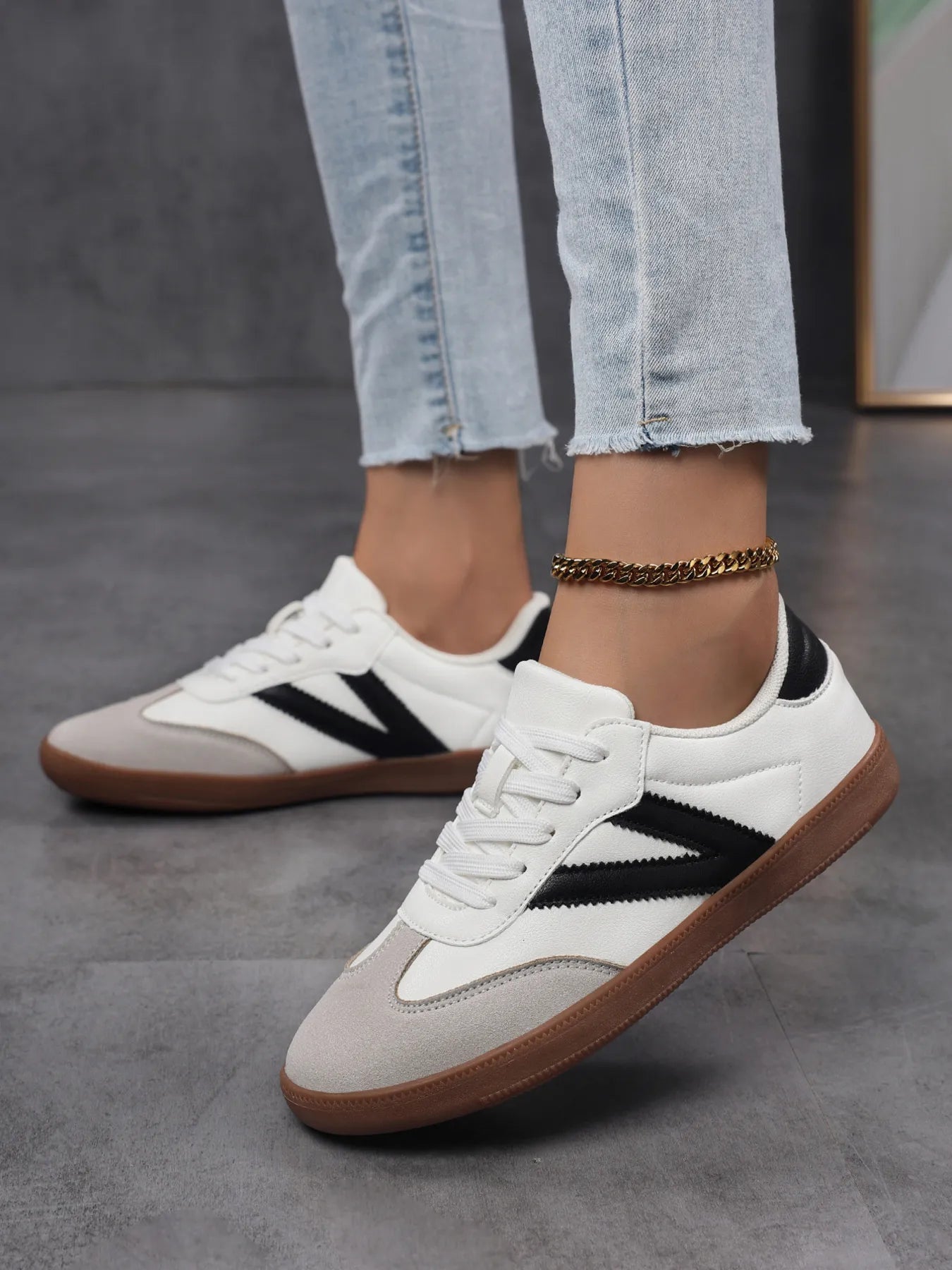 Women's Sneakers Casual V Contrast Round Toe Pu Leather Shoes c2dbac92143b4b73bebc3226a48db75c-Max-Origin Trendsi