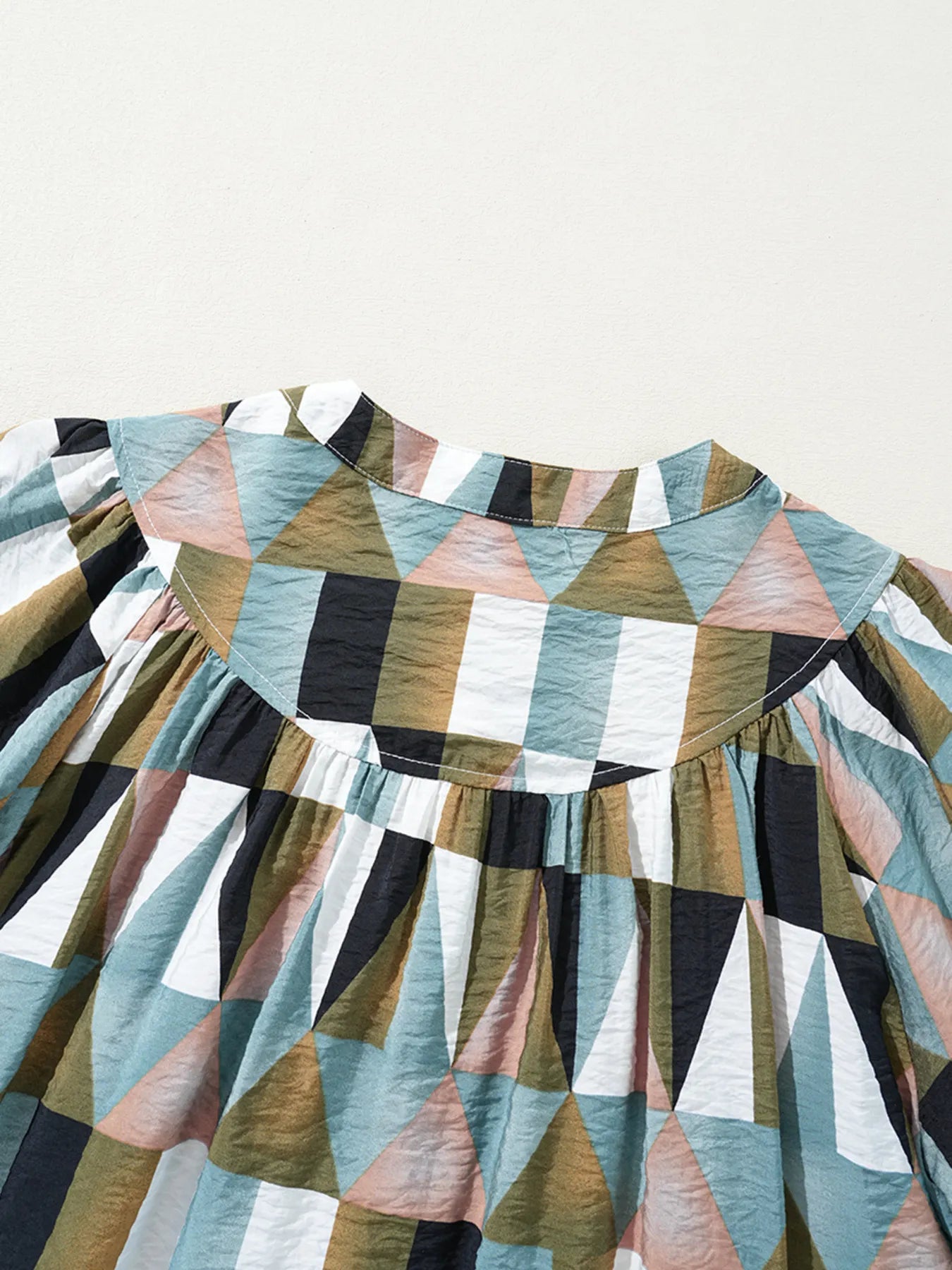 Women's Shirt Geometric Colorful Print Buttoned Balloon Sleeve Top c4ffe93d5e3b4c198f01a3aeae81c0ff-Max-Origin Trendsi