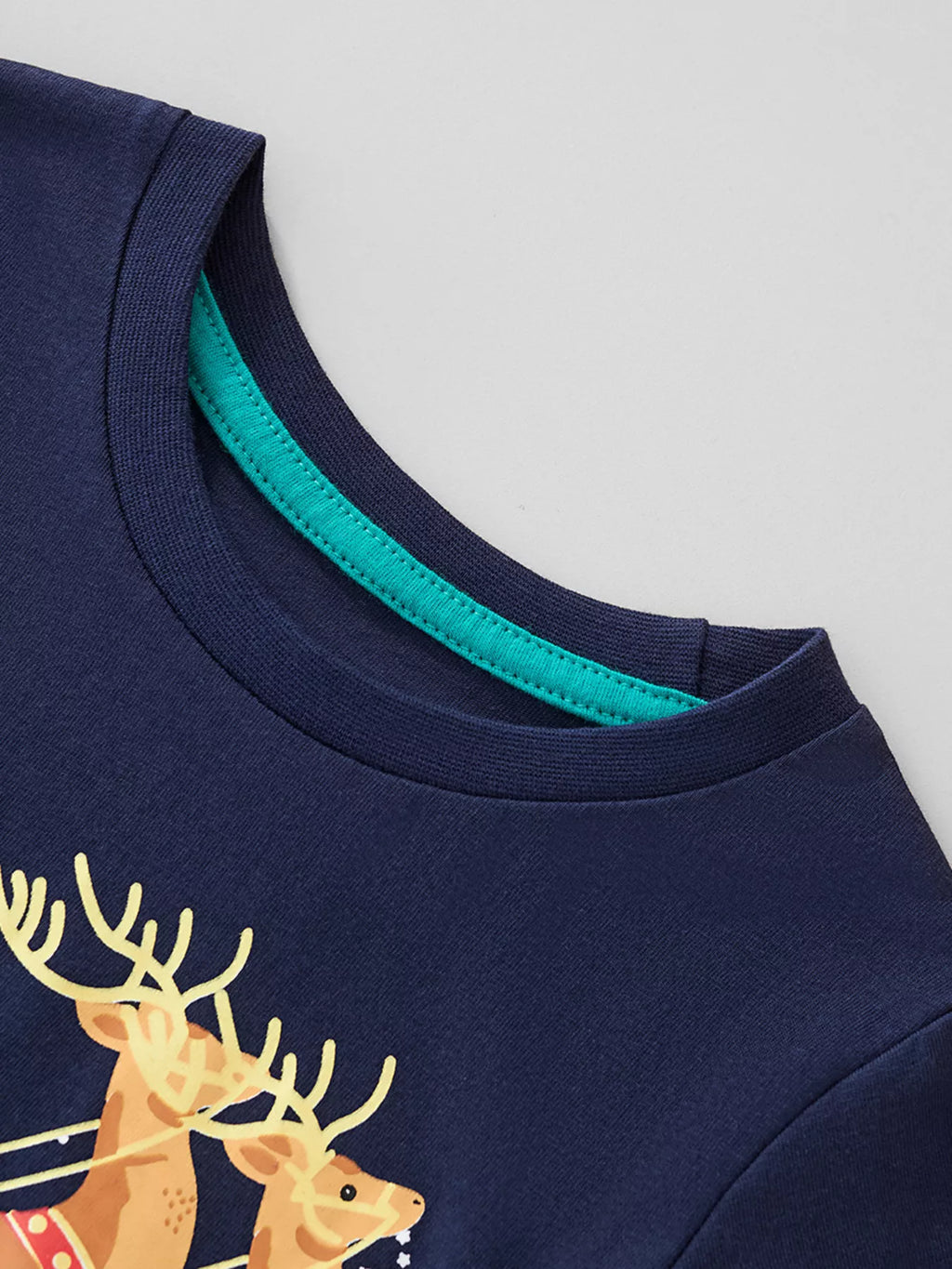 Children's Christmas Santa Sleigh Graphic Long Sleeve T-Shirt c63ee52b4fa34d448d8d8cde76be6351-Max-Origin Trendsi