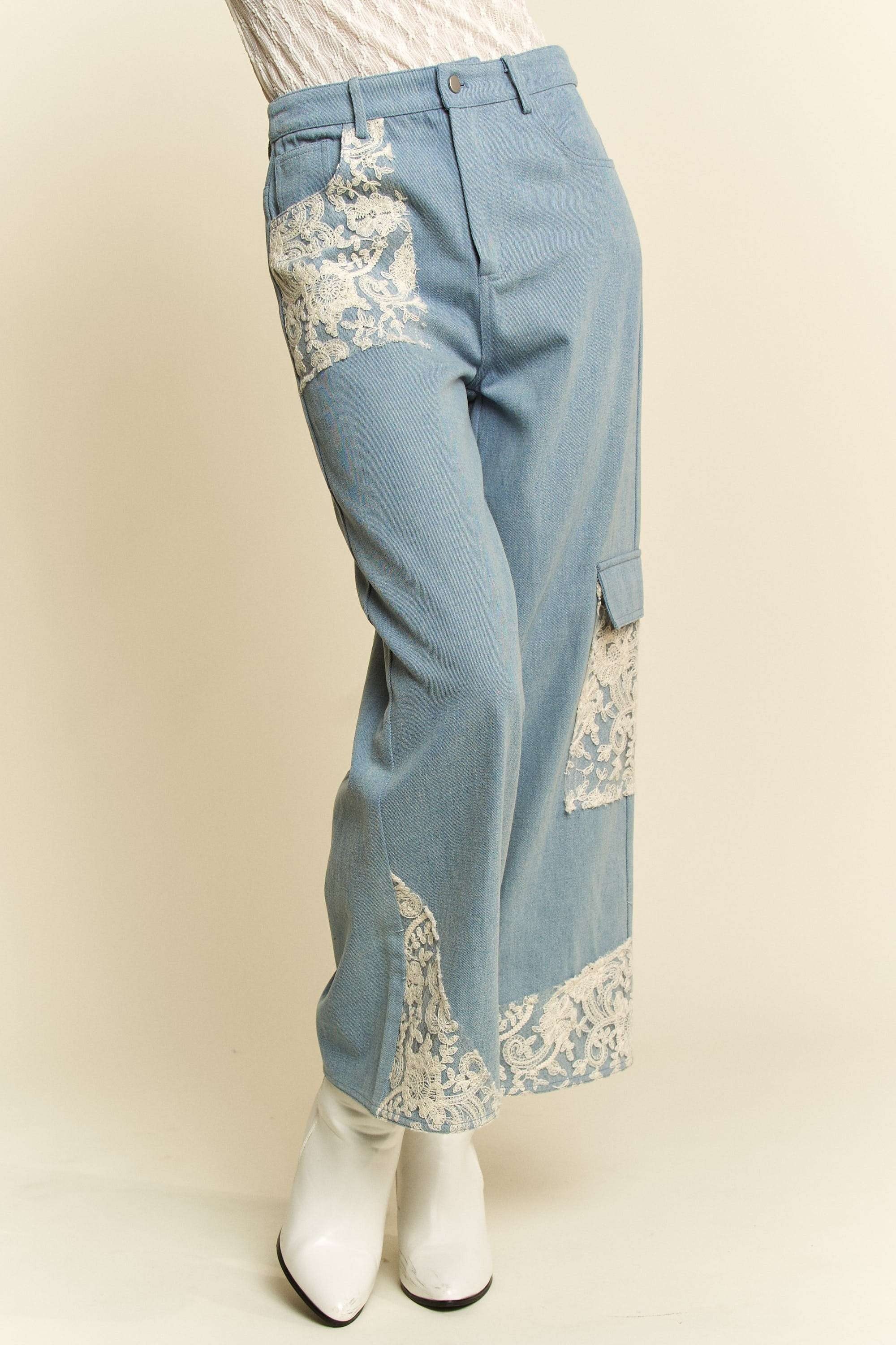 Davi & Dani USA Wide Leg Jeans Lace Applique Light Washed Denim Pants ca2ba1aa-c16f-4697-8561-419e86e575f7-Max Trendsi