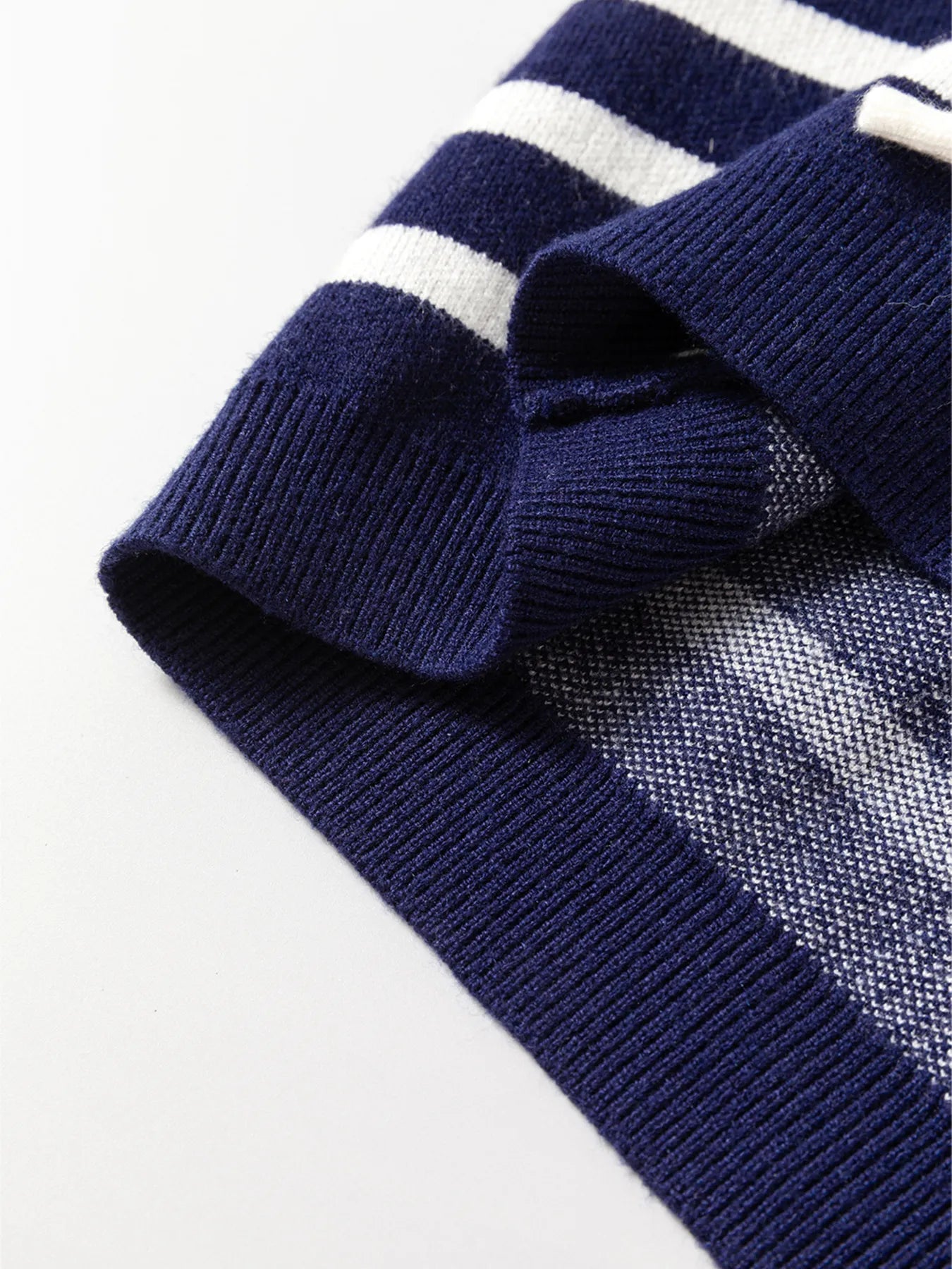 Women's Sweater Vest Navy Stripe Knitted Bow Decor Sleeveless Knit Top cb4fd9a299234f01bac5d5d51833d1a8-Max-Origin Trendsi