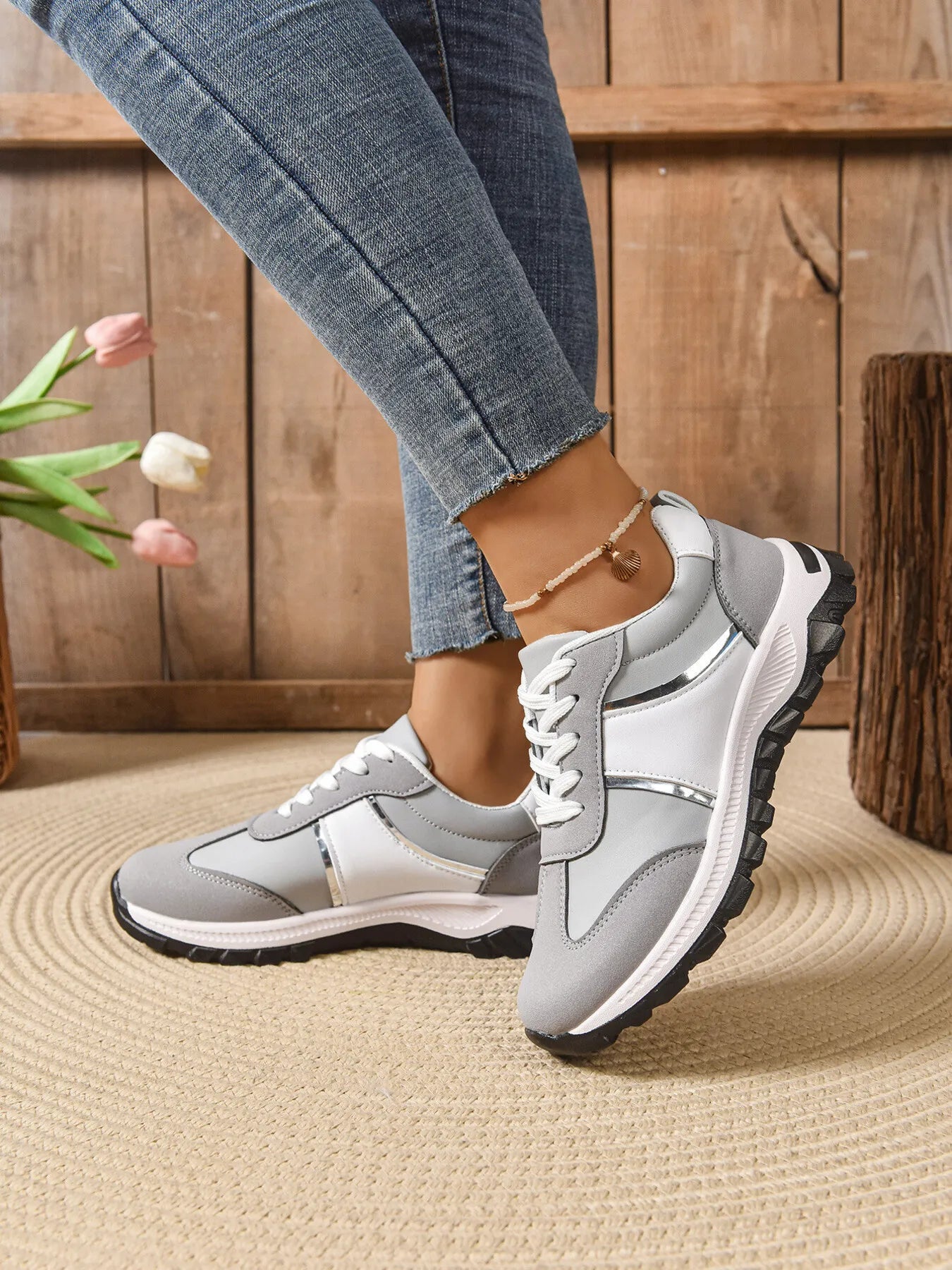 Women's Sneakers PU Leather Contrast Lace Up Flat Casual Shoes Light Gray cee2b539b8034f60b03c83bcccfb2f4e-Max-Origin Trendsi