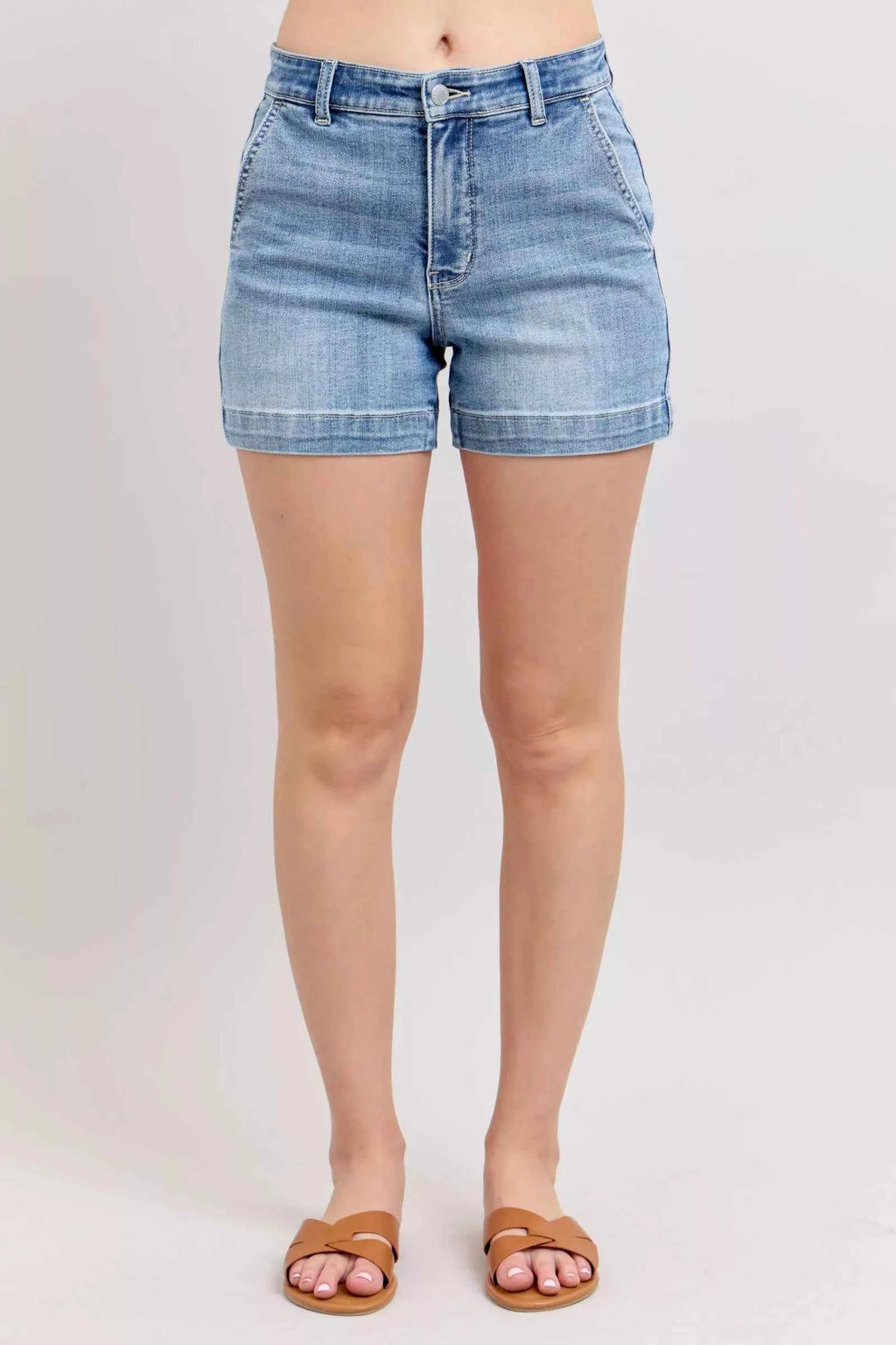 Judy Blue Women Denim Shorts Mid Rise Medium Wash MD cf32a477-1db6-4d3b-8950-6edea46b4105-Max-Origin Trendsi