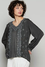POL Womens Blouse Black Floral Embroidery Woven Top with Lace Trim d18067af-39c6-4e11-a749-75fcbd4e222d-Max-Origin Trendsi