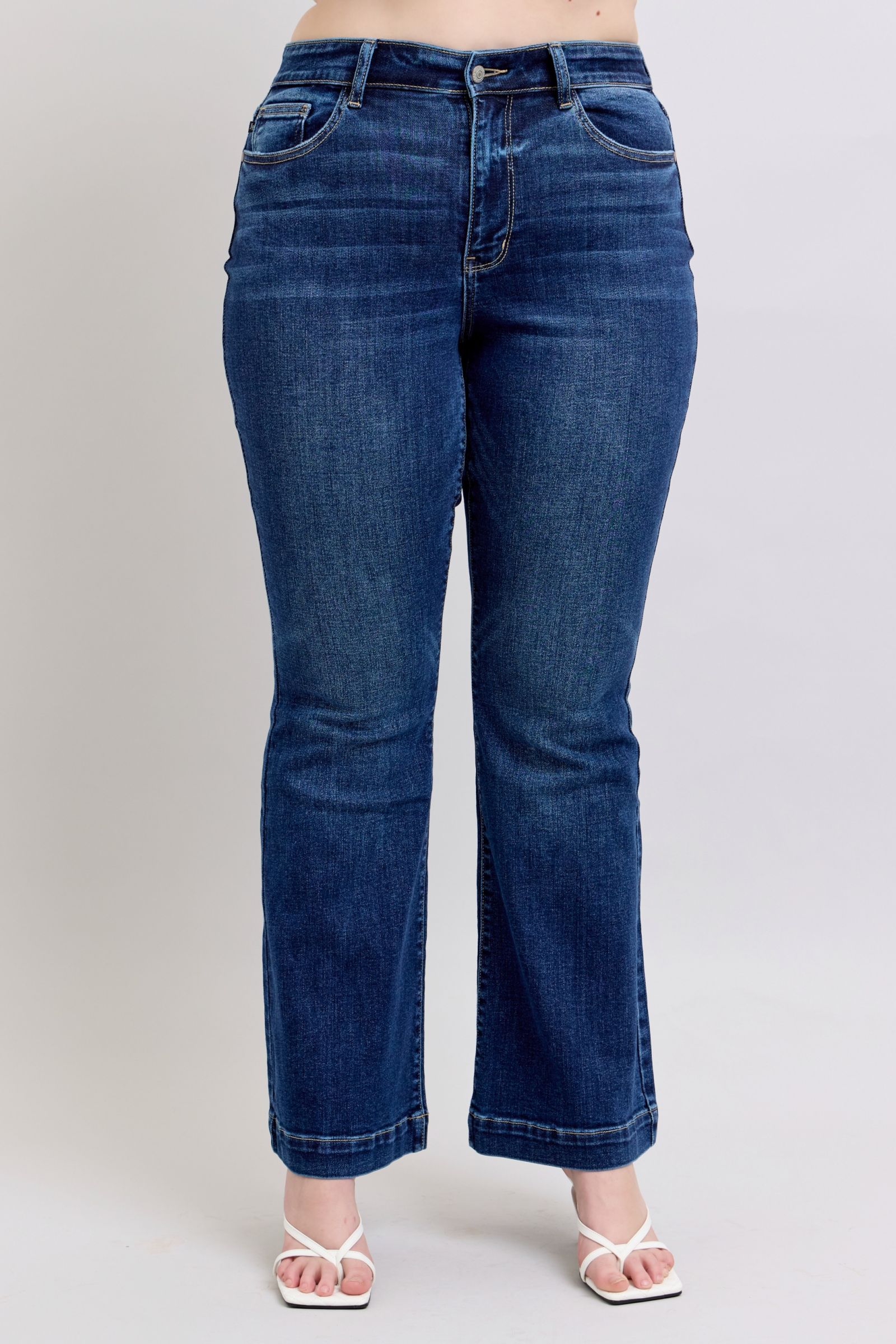 Judy Blue Flare Jeans High Rise with Pockets Dark Wash Plus Sizes d183a91a-80e1-4fef-8b24-8590c3bce6ad-Max Trendsi