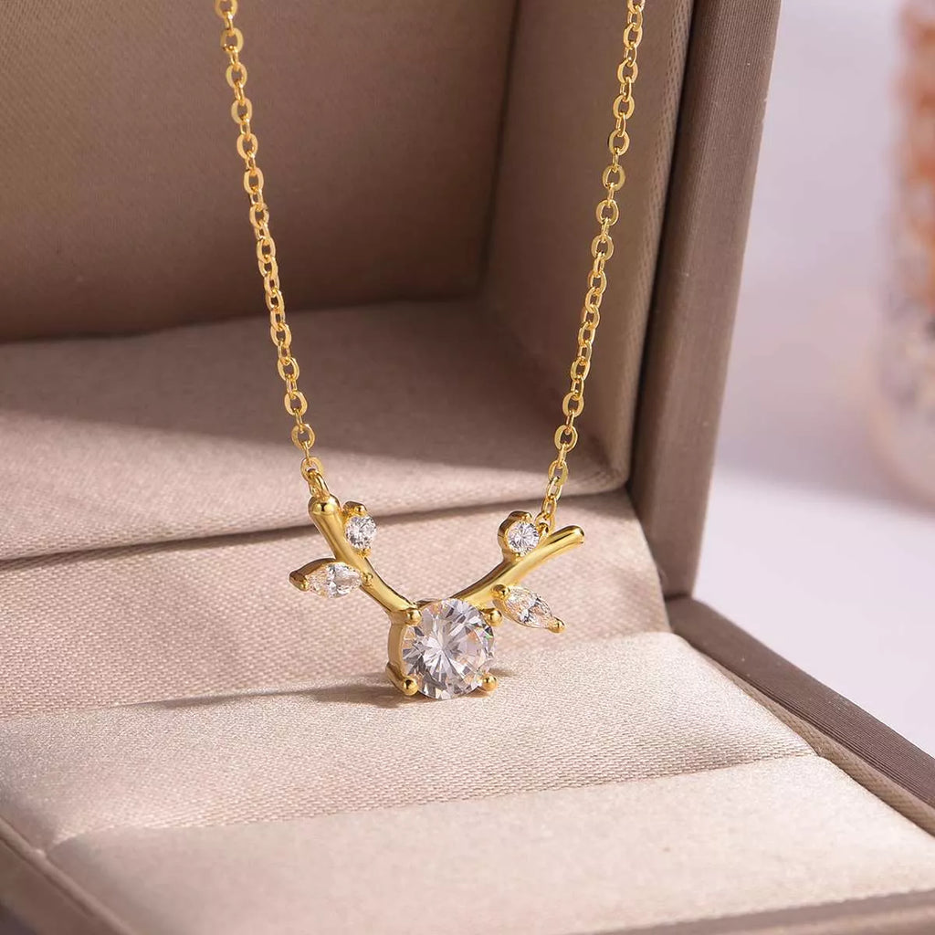 18K Gold-Plated Moissanite Necklace Flower 925 Sterling Silver 18K Gold-Plated d673f648-43b3-4fcb-b7c6-fb67a41c5396-Max-Origin Trendsi