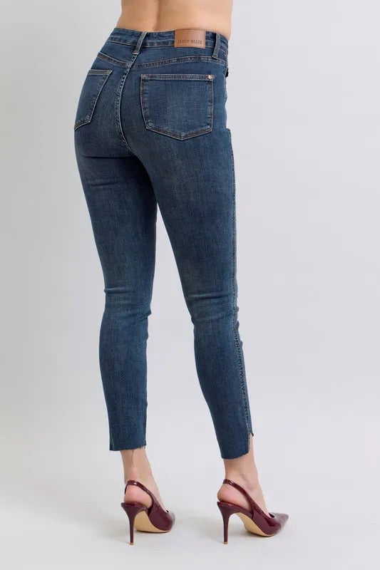 Judy Blue Skinny Jeans High Waist Raw Hem Side Slit Dark Wash d7d96b1c9a1640a28b38309e688d75dc-Max-Origin Trendsi