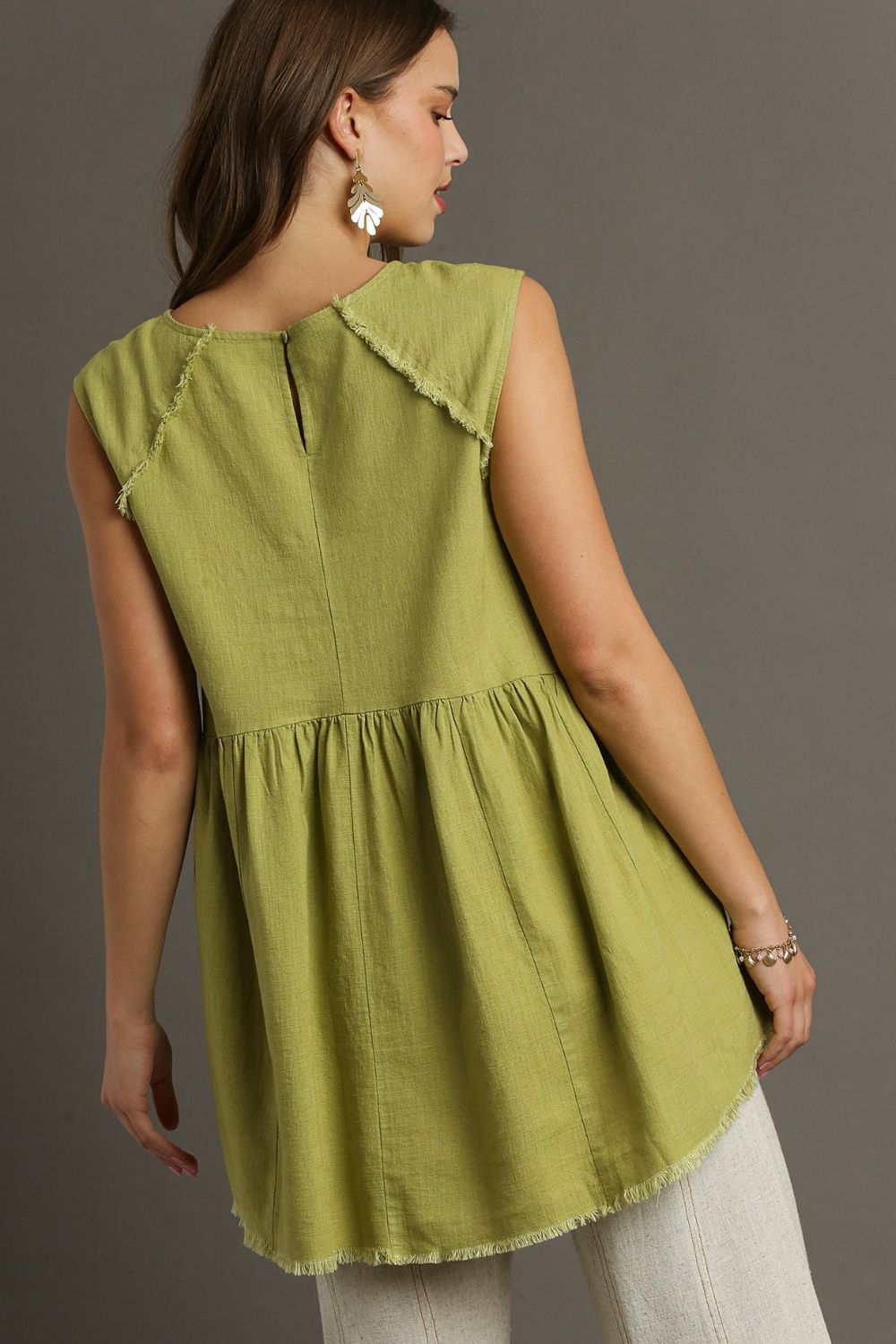 Umgee Linen Top Raw Hem Round Neck Sleeveless Yellow-Green Blouse dbbac21a-e7b6-4b26-bf3e-6e34196ec20e-Max Trendsi