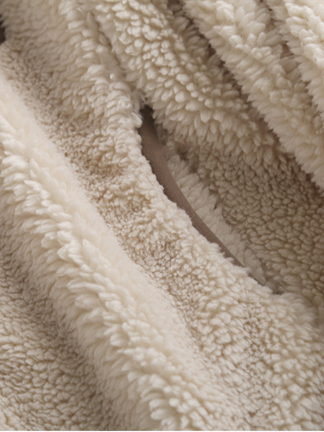 Plush Women Jacket Zip Up Long Sleeve Zip Outer Pocket Collared Outwear de5cb333-b08c-4c3d-8b4c-17a3ad161bb1-Max Trendsi