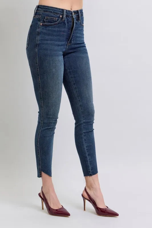 Judy Blue Skinny Jeans High Waist Raw Hem Side Slit Dark Wash e073ee42ae2e41269b9ec0e88de47c73-Max-Origin Trendsi