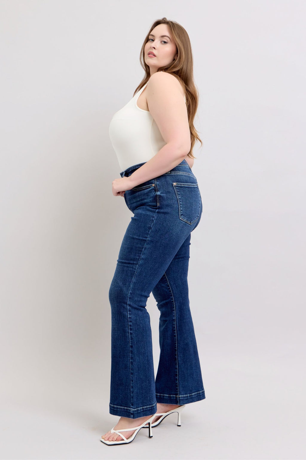 Judy Blue Flare Jeans High Rise with Pockets Dark Wash Plus Sizes e298d5f0-4db4-4de7-9387-7363db899521-Max Trendsi