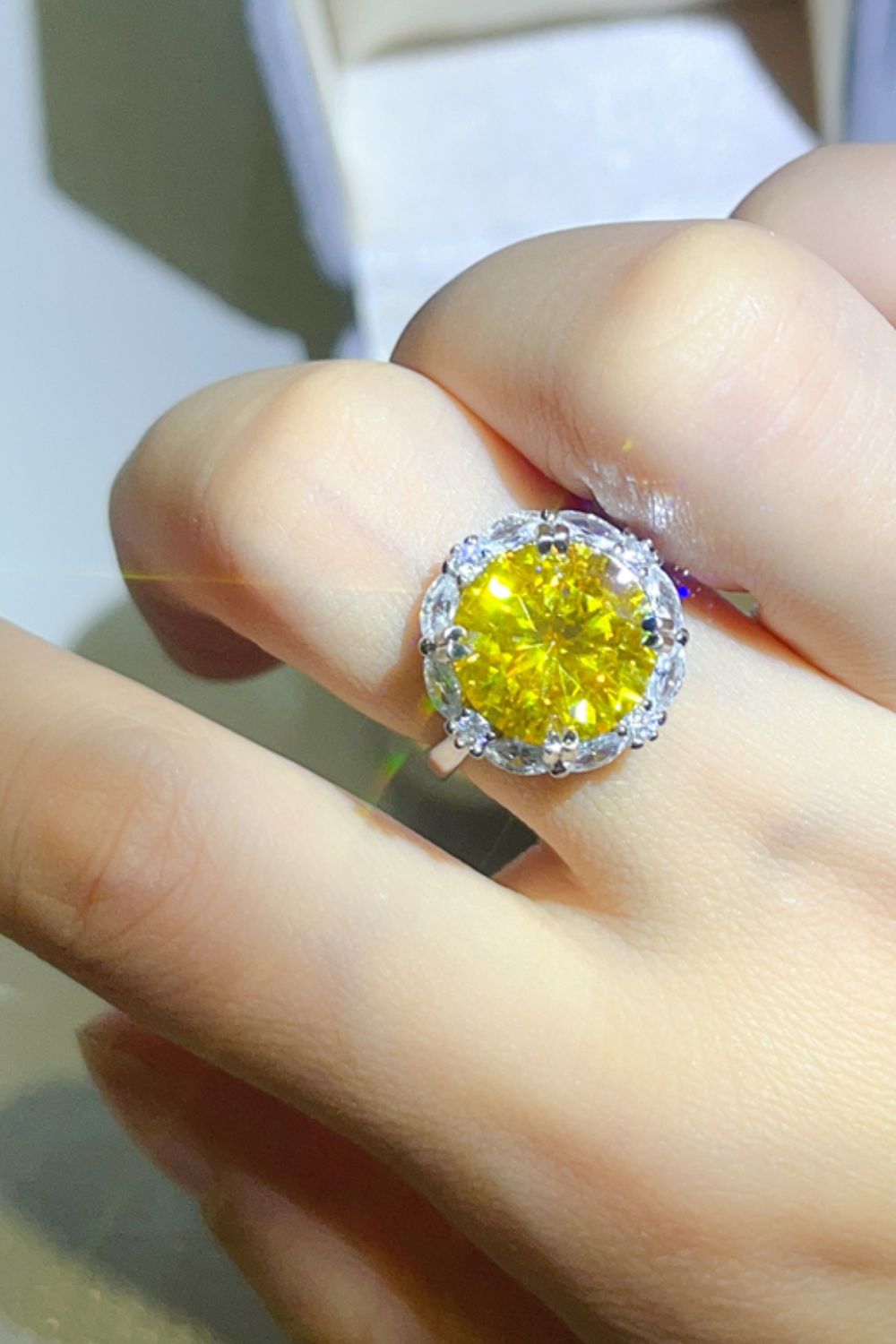 Silver Ring 5 Carat Moissanite Yellow Stone Round 925 Sterling Platinum-plated e525392b-c894-457e-b2c6-43843d15024f-Max Trendsi