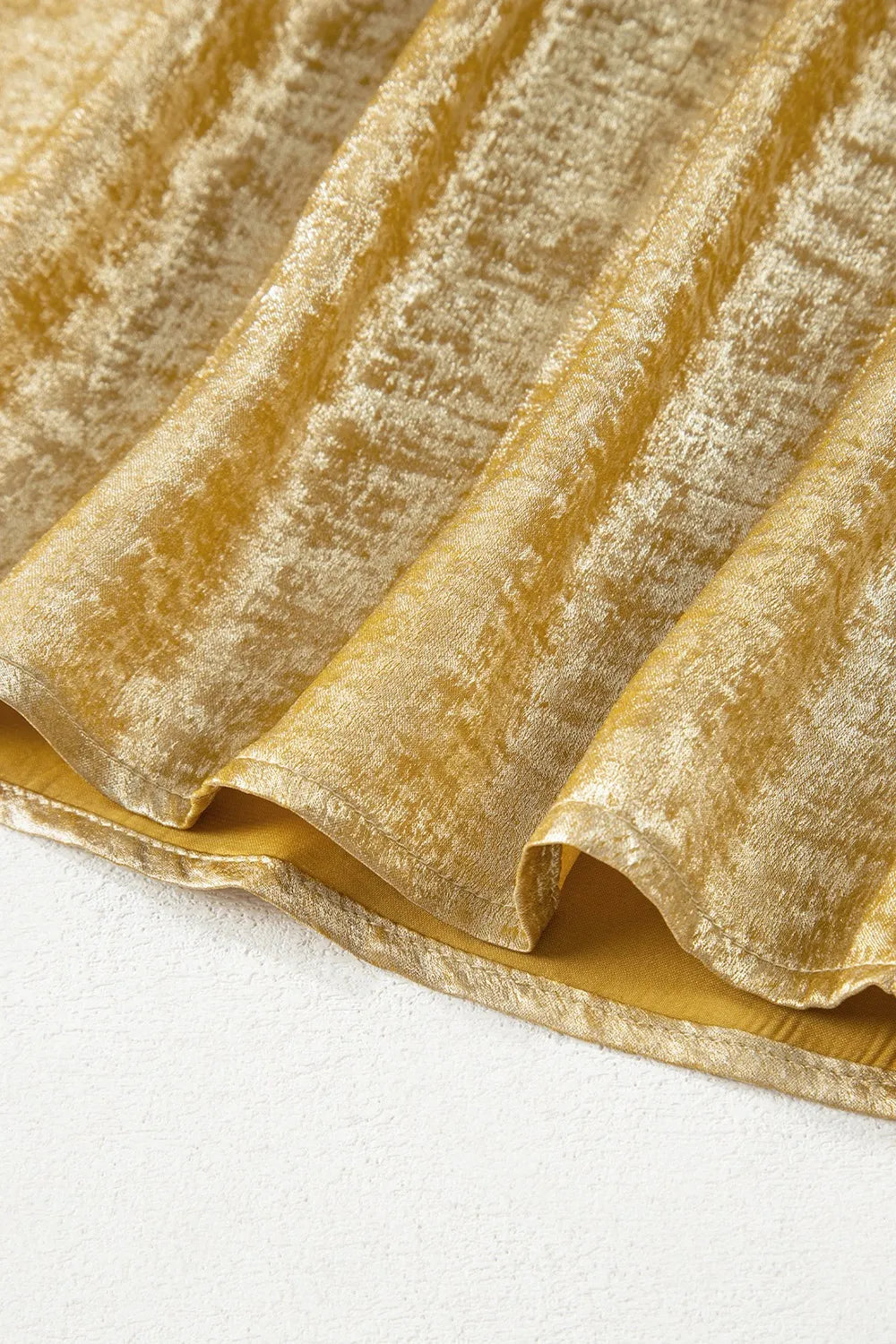 Women's Blouse Metallic Gold Short Sleeve Casual Top e52e5542-c095-4577-97a3-ada7ab828989-Max-Origin Trendsi