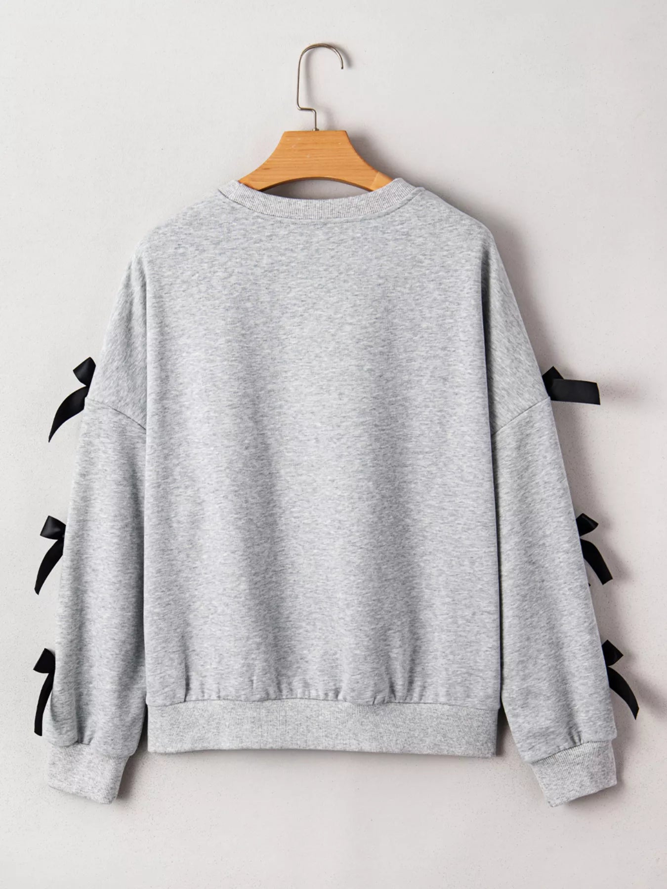 Howdy Christmas Sweatshirt 4 Trees Ribbon Bow Decor Light Gray e544d24421ea4fc7bd4a11777b8338a9-Max-Origin Trendsi