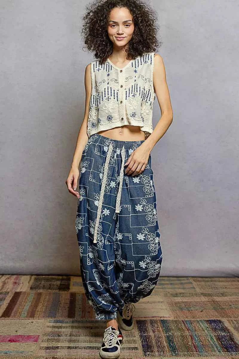 POL Embroidered Floral Cropped Crochet Vest