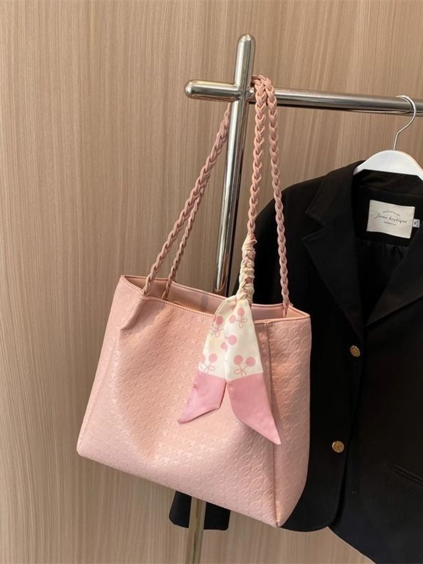 e68f1029fe794085a874d05847e231b7-Max