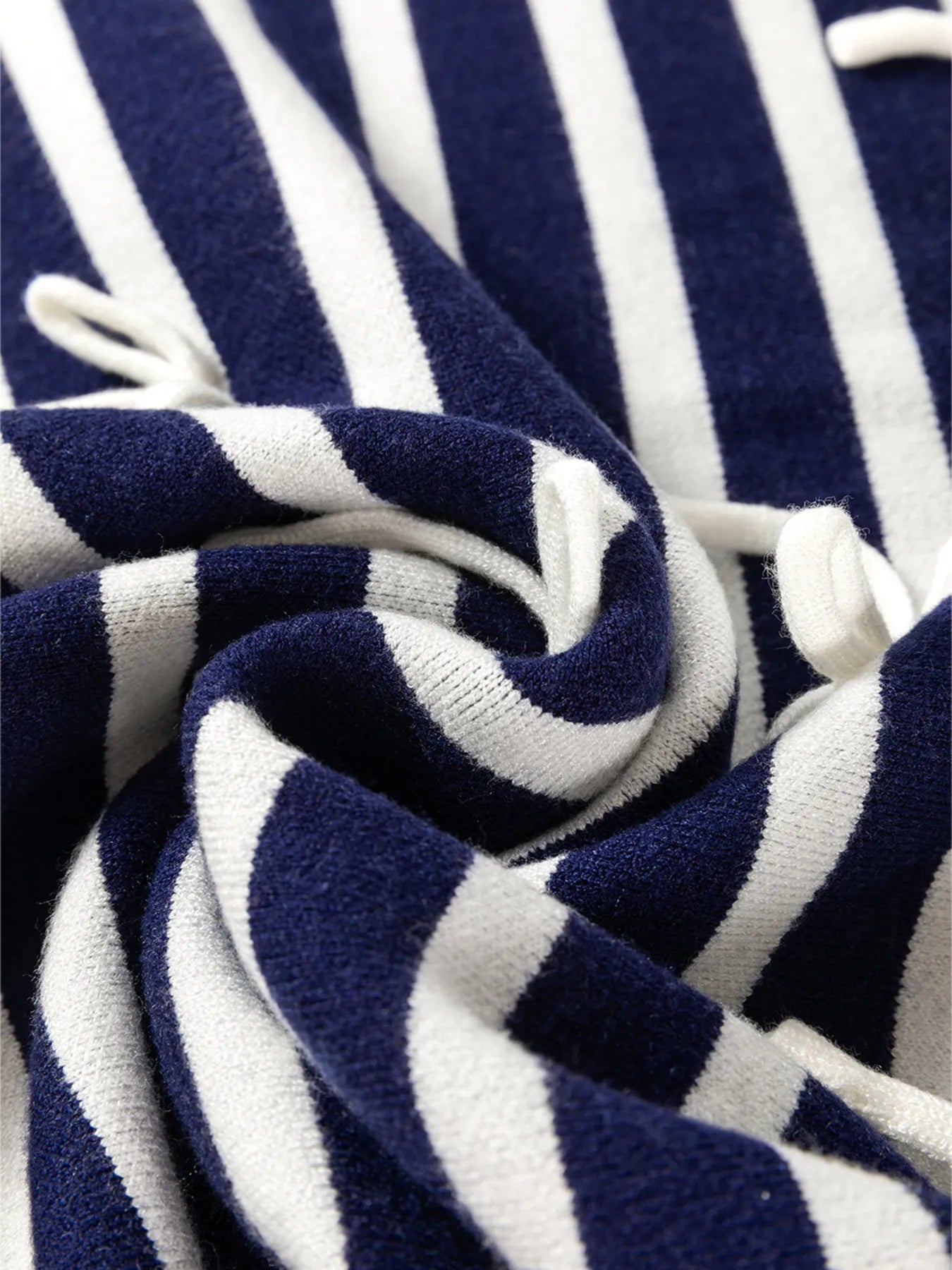 Women's Sweater Vest Navy Stripe Knitted Bow Decor Sleeveless Knit Top e947d62a4d5d47c7974f7bd1725cce41-Max-Origin Trendsi