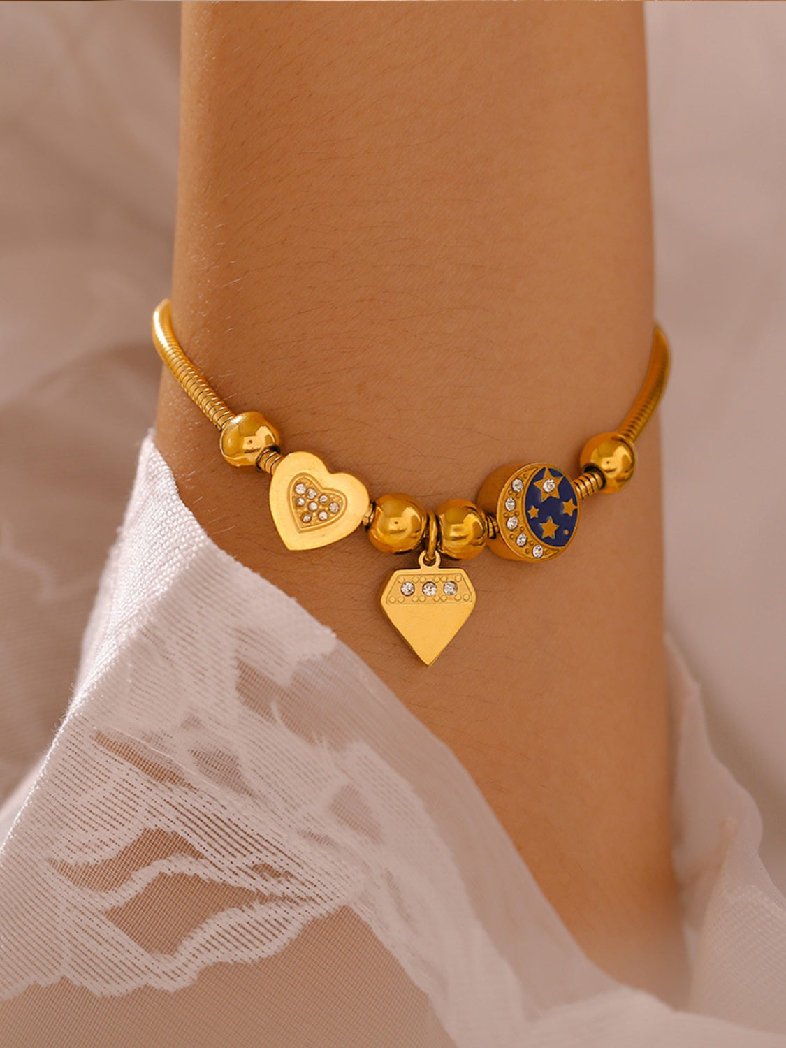 Women Charm Bracelet Gold Heart Stainless Steel Rhinestone 18K gold-plated ee27dd20-e6ac-42fb-b527-ab9320c1a42e-Max Trendsi