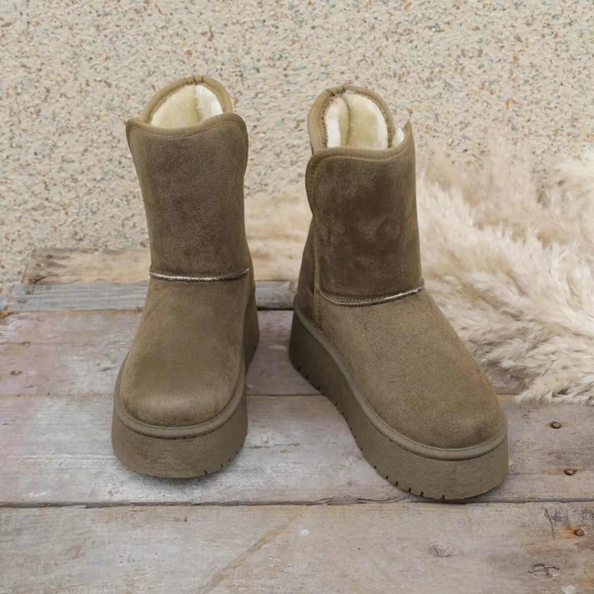 Women's Boots Warm Fluff Lined Round Toe Platform Flats Green ef93ab91791c4267adb7fc2bae4ae89b-Max-Origin Trendsi