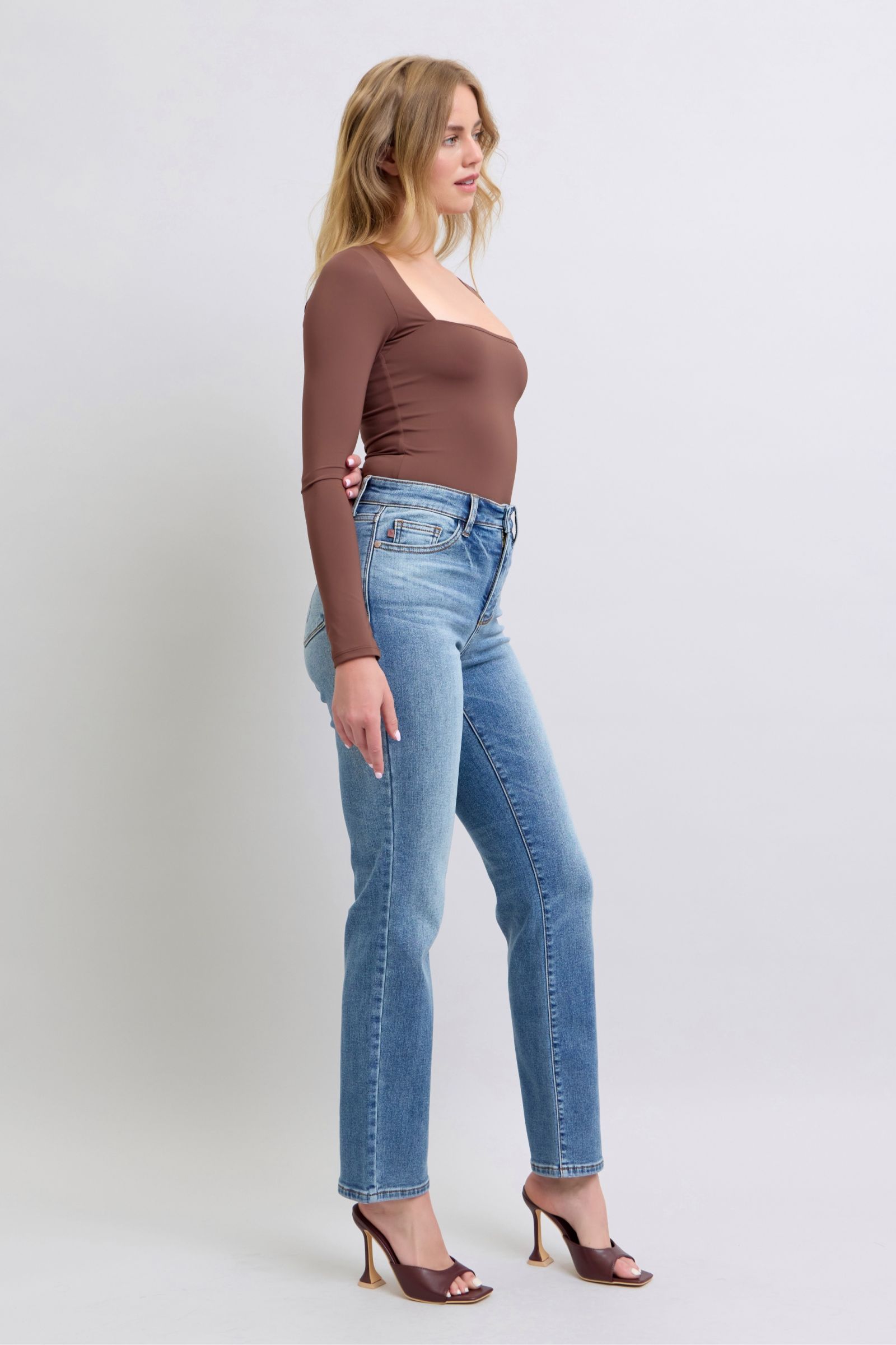 Judy Blue Jeans Medium Wash Thermal Straight Denim Pants with Pockets f0975d0a-32a9-4bc1-baac-0a5a8e947926-Max Trendsi