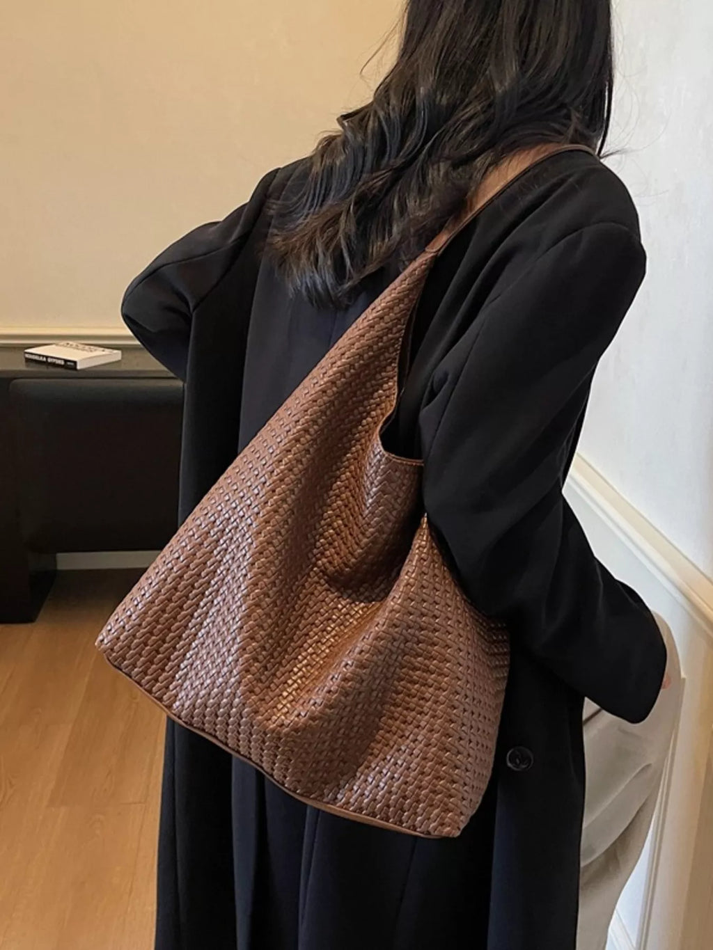 Womens Shoulder Bag Woven Straw Texture Pu Leather Large Handbag Brown onesize f1b50bb0dd7949dbac387a0d598dbbad-Max-Origin Trendsi