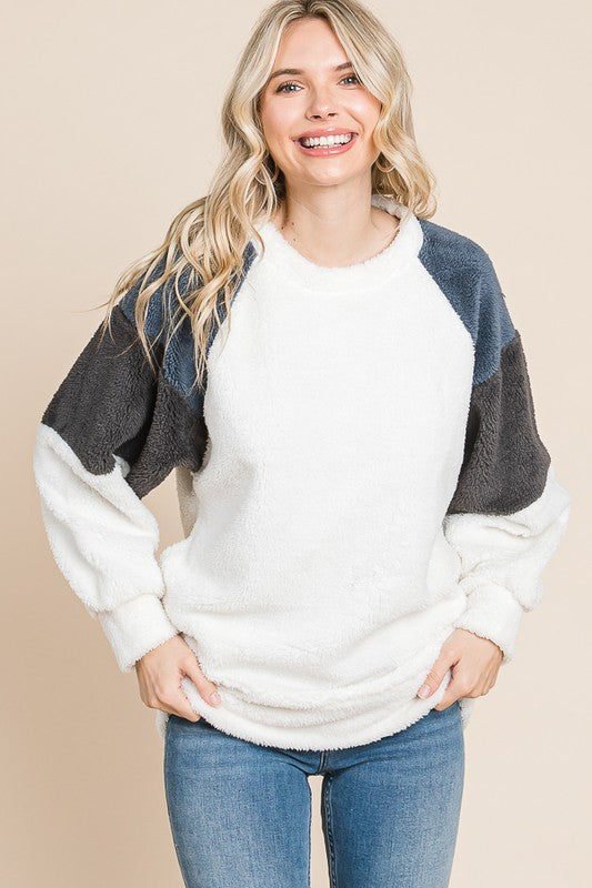 Culture Code Sweatshirt Faux Fur Women White Color Block Raglan Sleeve Pocketed