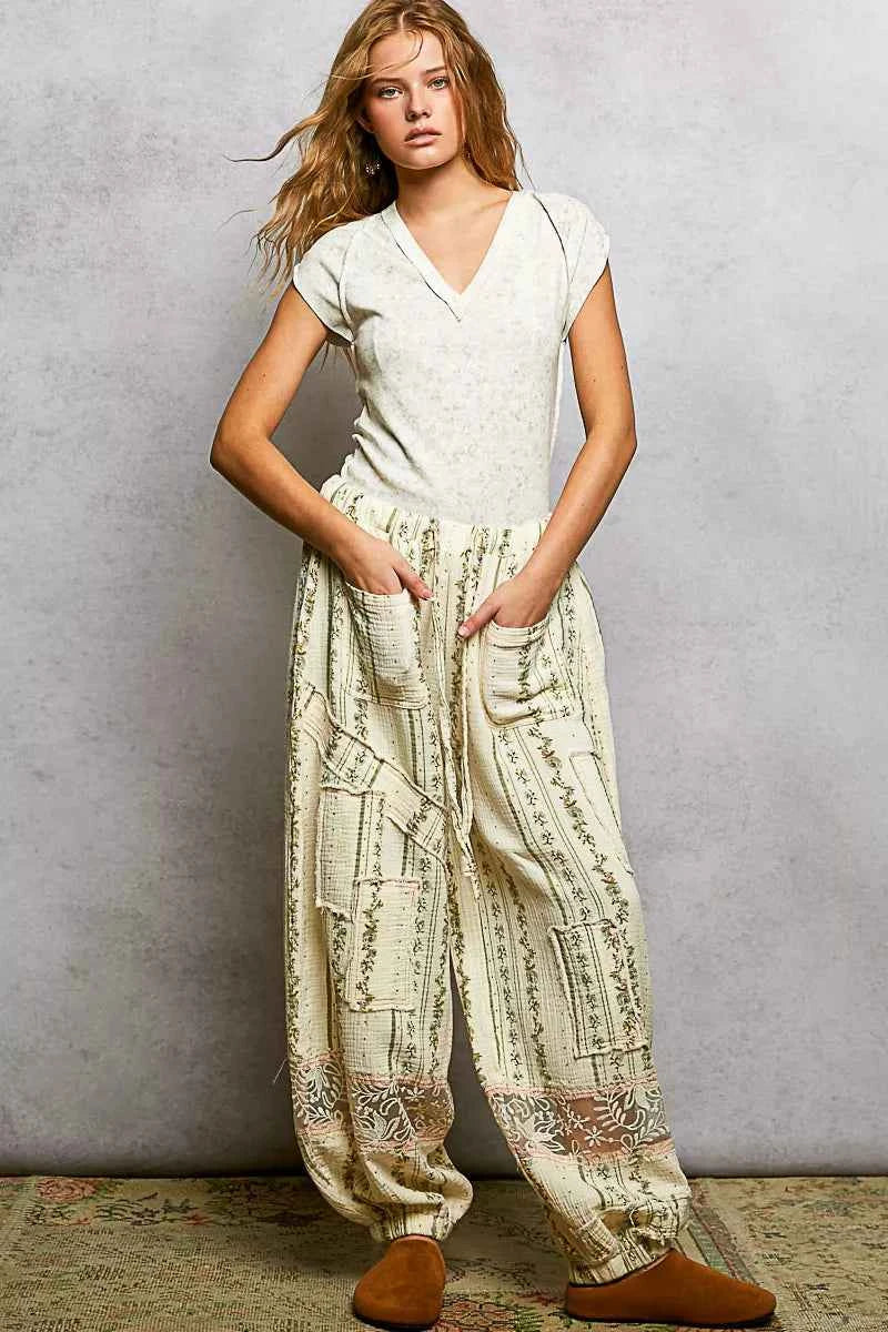 POL V-Neck T-Shirt Ivory Floral Cotton Short Sleeve Washed with Outseam Top f2000268-060e-4c51-ac2e-1dc440122c26-Max-Origin Trendsi