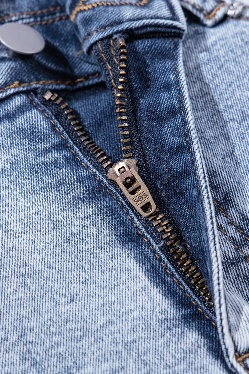 Denim Shorts Rhinestone Light Wash Raw Hem High Waist f2541100-c50b-4d81-93ee-64e16eb1ed90-Max-Origin Trendsi