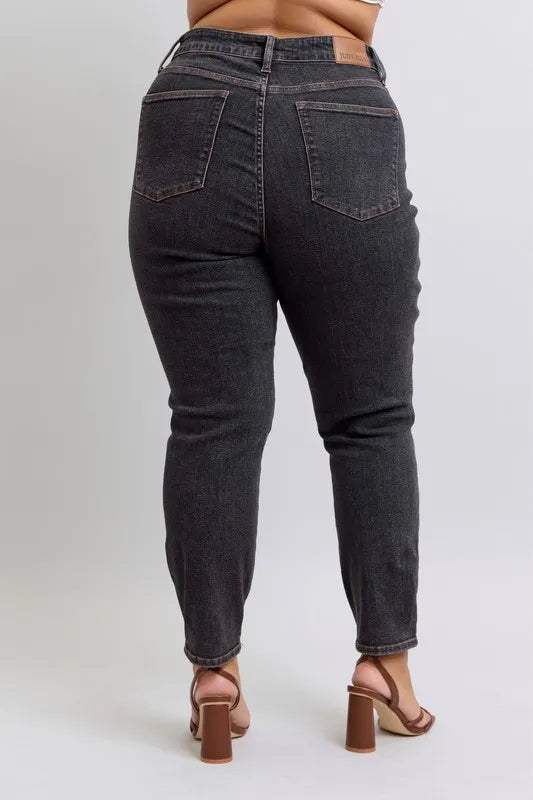 Judy Blue Black Slim Jeans Mid Rise Tummy Control f38eb818-59d7-4cfb-b3ff-f5a8f9e4204d-Max-Origin Trendsi