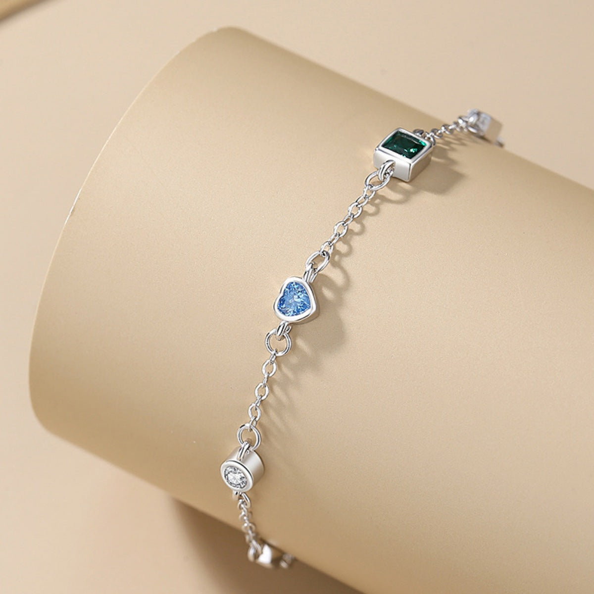 f4057d5a-97d8-4245-9972-b6f14c0f48f7-Max