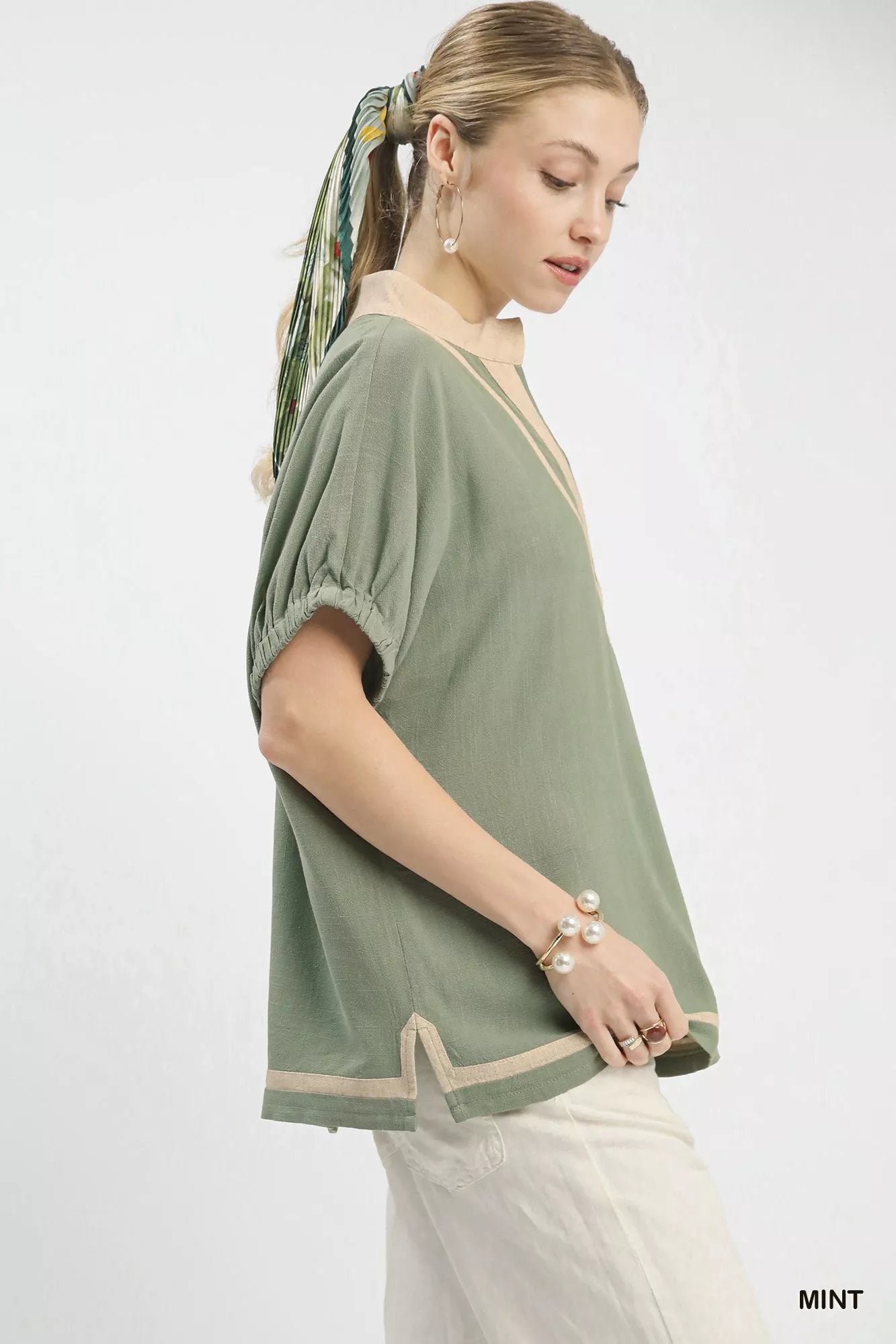 Umgee Linen Blouse Mint Contrast Trim V-Neck Short Sleeve Top f7120441-511a-40eb-b9e6-98f89d014ab7-Max-Origin Trendsi