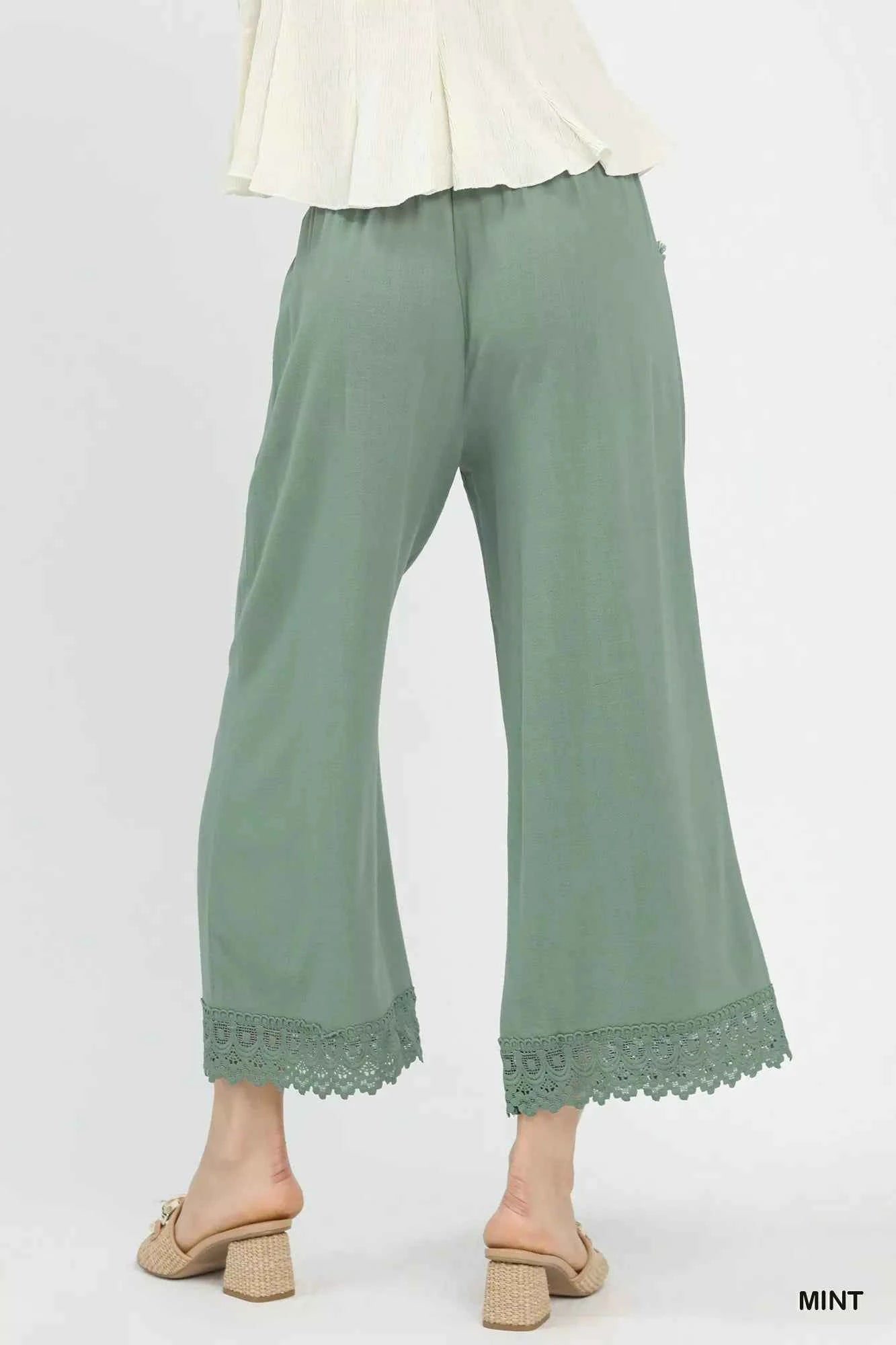 Umgee Linen Wide Leg Cropped Pants with Lace Trim fbd1715c-1a97-4365-adda-eaaec2ca9aef-Max-Origin Trendsi