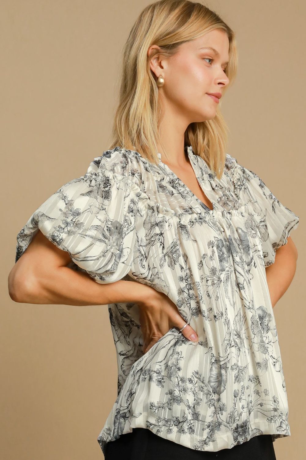 Umgee Blouse Floral Print Metallic Ruffle Black Short Sleeve Top fee7e75a-3249-450c-9a07-d4ef7574db14-Max Trendsi